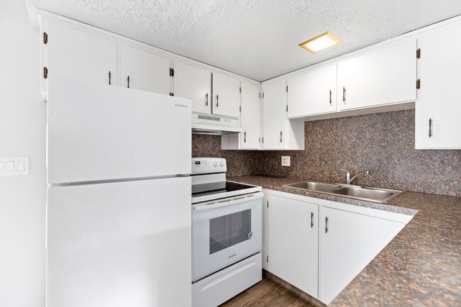 Building Photo - 1289 N 400 E