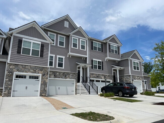 Building Photo - Cardinal | 4 Bed 2.5 Bath | Garage | 1895 sf | $2959-$3255 | 8, 9, 10, 12, 14, and 15 month lease...