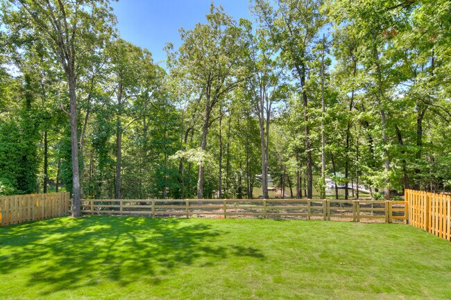 Building Photo - 219 Jasper Rd