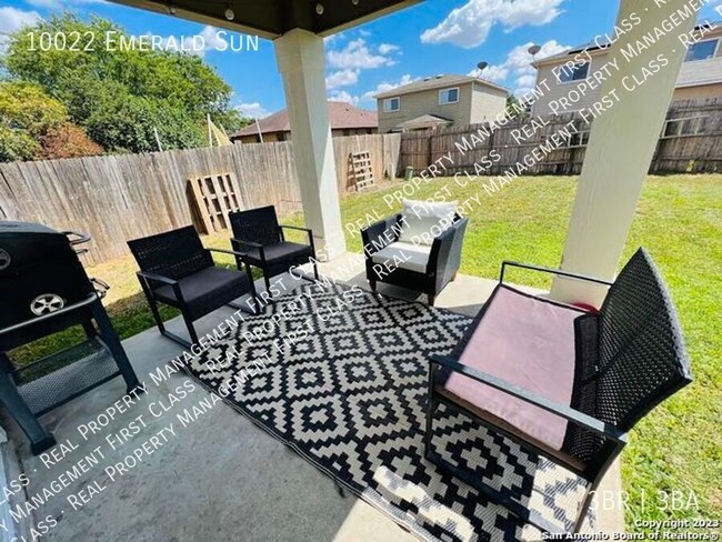 Building Photo - Fully furnished home near Hwy 90, Loop 160...