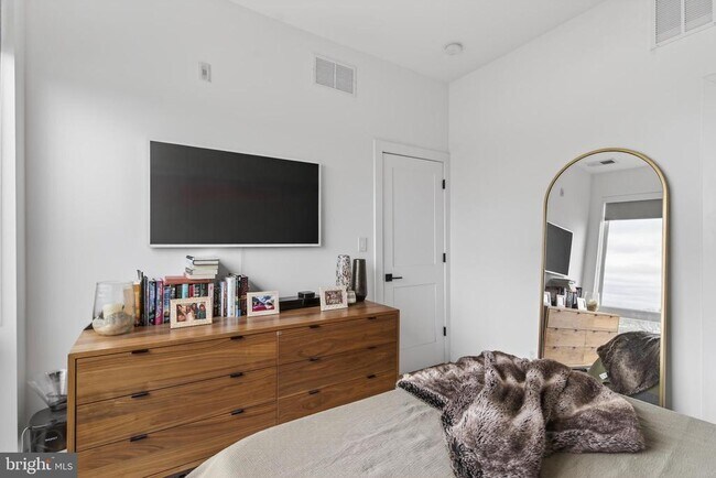 Building Photo - 2905 Georgia Ave NW