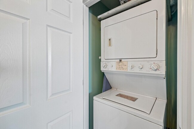 Building Photo - 15817 Front Beach Rd