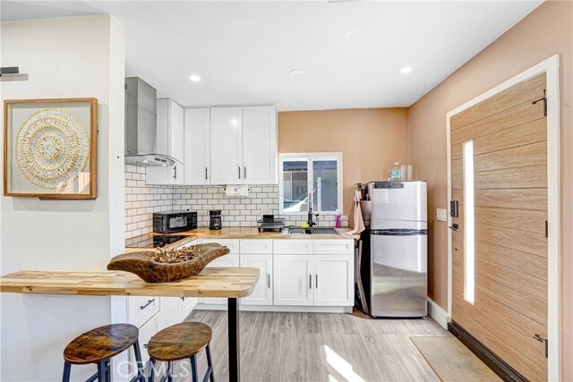 Building Photo - 14828 Saticoy St