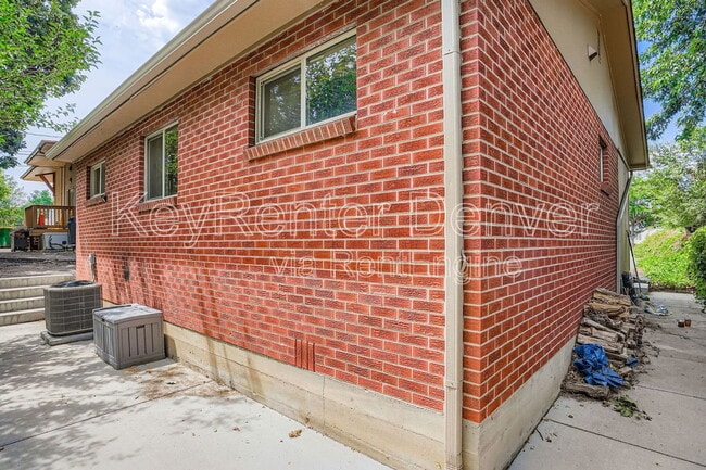 Building Photo - 4310 N Harlan St