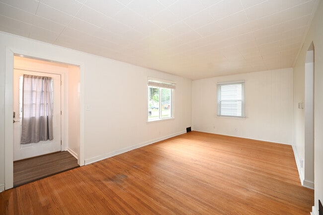 Building Photo - 1221 8th Ave NW