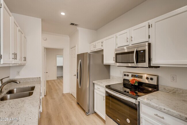 Building Photo - 7009 E Acoma Dr