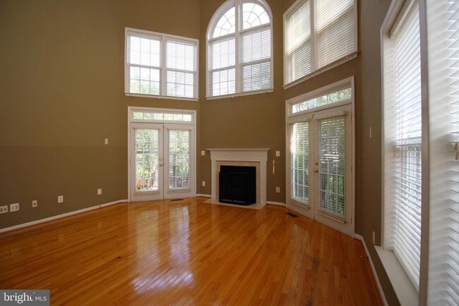 Building Photo - 40424 Milford Dr