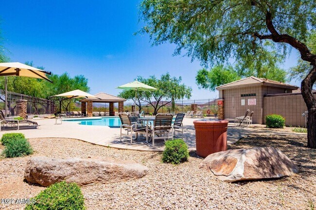 Building Photo - 2622 W Florentine Rd