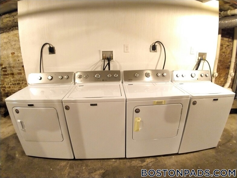 Building Photo - 114 Falcon St