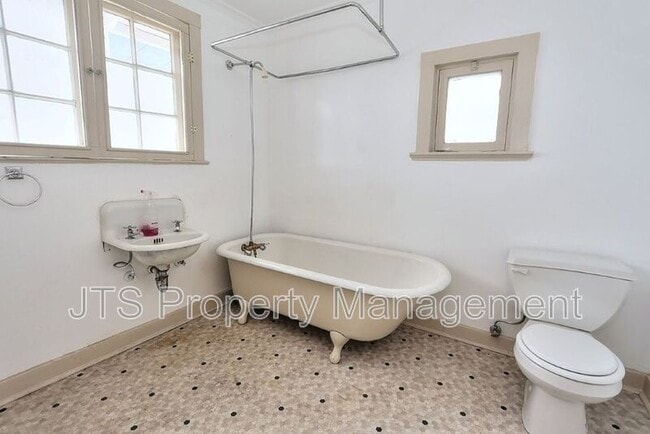 Building Photo - 2506 S Street