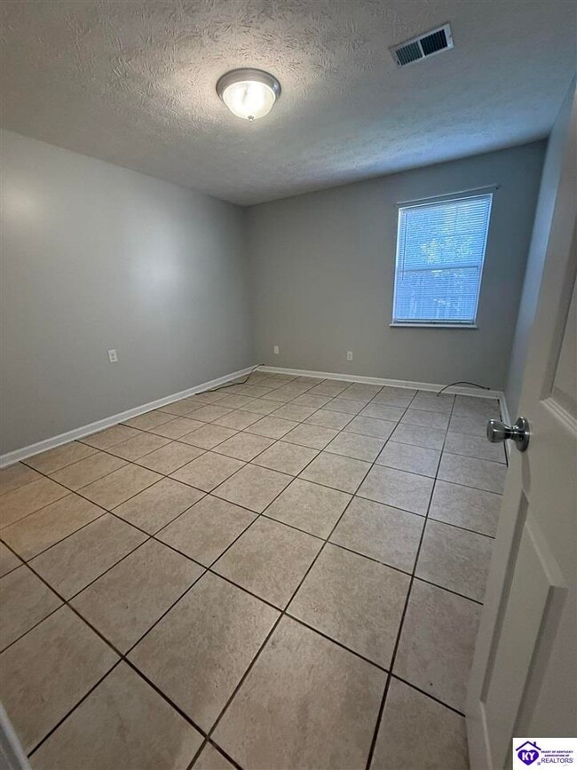 Building Photo - 624 Potomac Ct