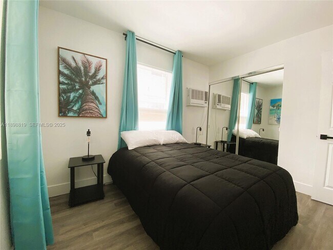 Building Photo - 3208 Canal Dr