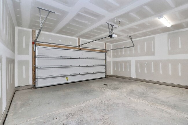 Building Photo - Brand NEW Townhome for RENT!