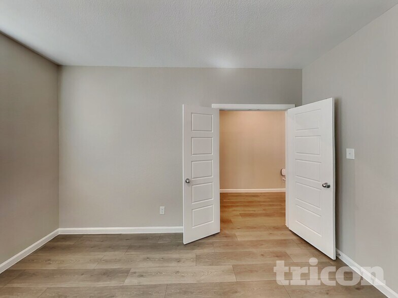 Building Photo - 540 Hazeltine Rd