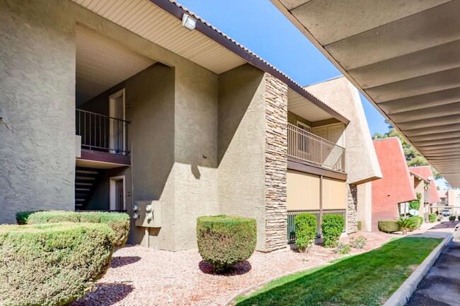 Building Photo - 5229 Indian River Dr