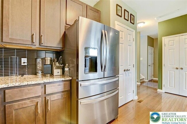 Building Photo - 4492 Cottonwood Dr
