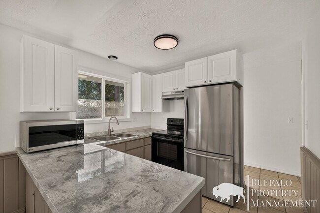 Building Photo - 578 Maple Leaf Dr