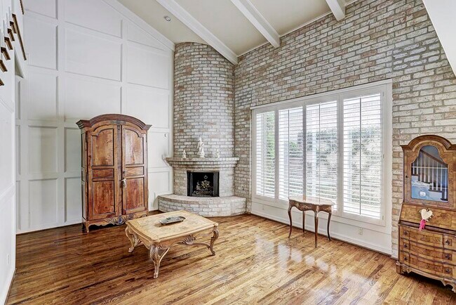 Building Photo - 34 River Hollow Ln
