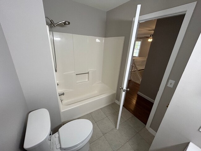 Building Photo - 20 Tara Dr