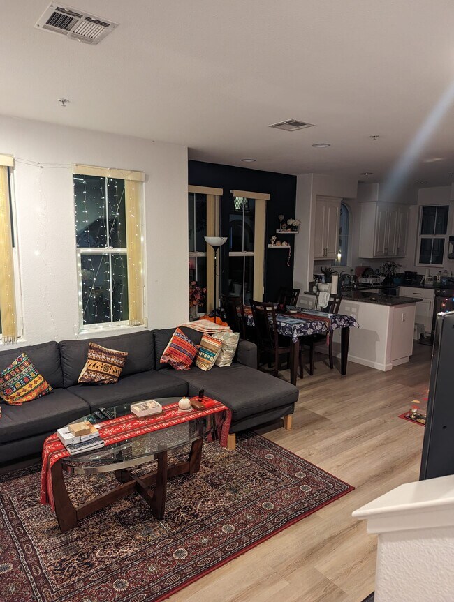 Building Photo - 135 Parc Place Dr