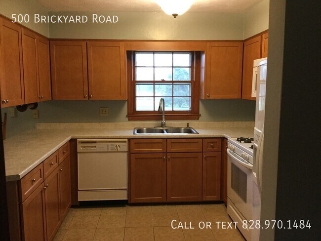 Building Photo - 500 Brickyard Rd