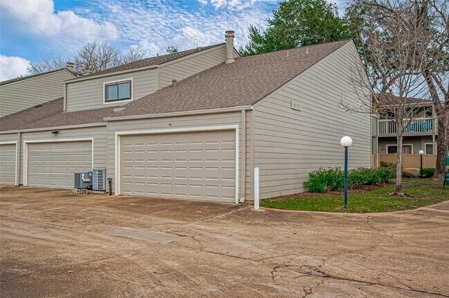 Building Photo - 2379 Briarwest Blvd