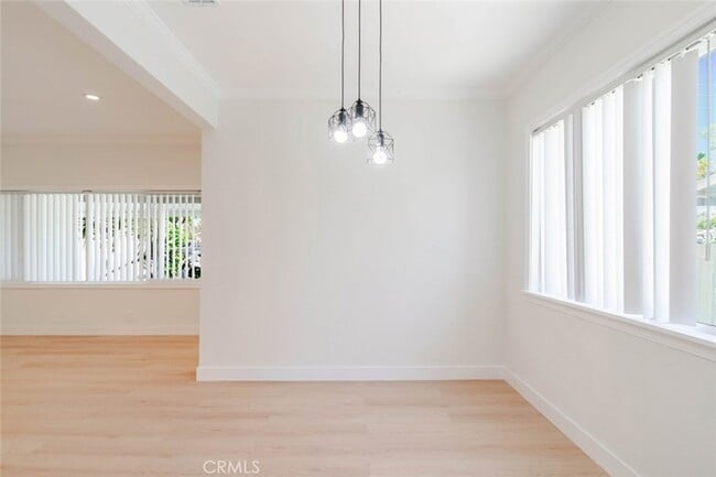 Building Photo - 11246 Saticoy St