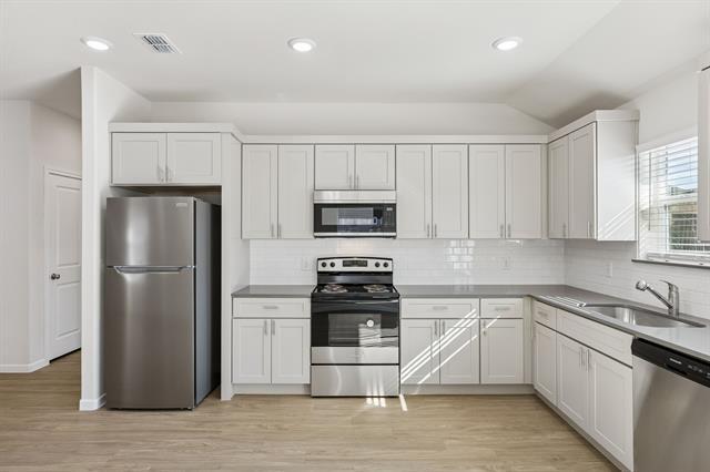 Building Photo - 1803 Boxwood Dr