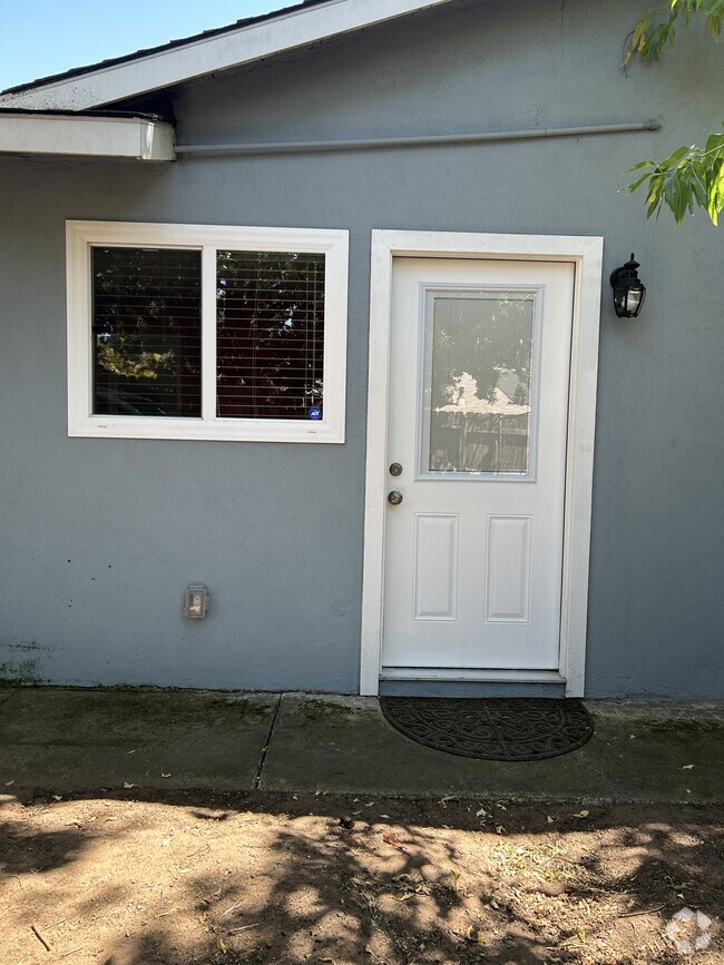 Building Photo - 5001 Buena Vista Ave
