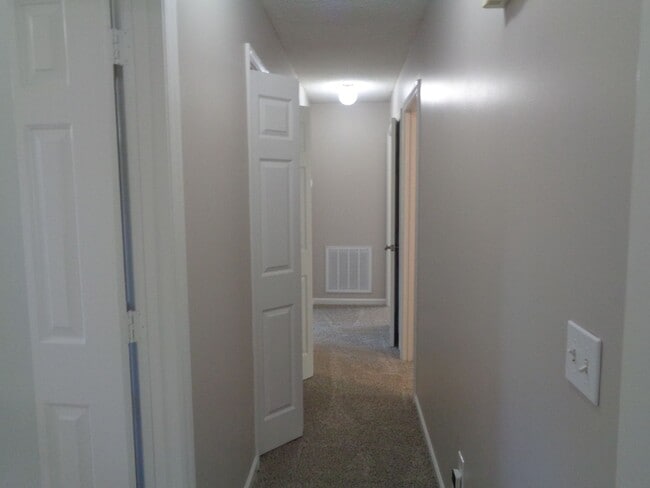 Building Photo - Upgraded House for Rent-3 Bedroom