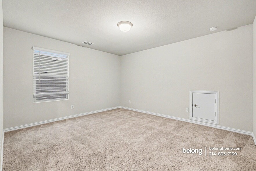 Building Photo - 3416 Kingsview Dr