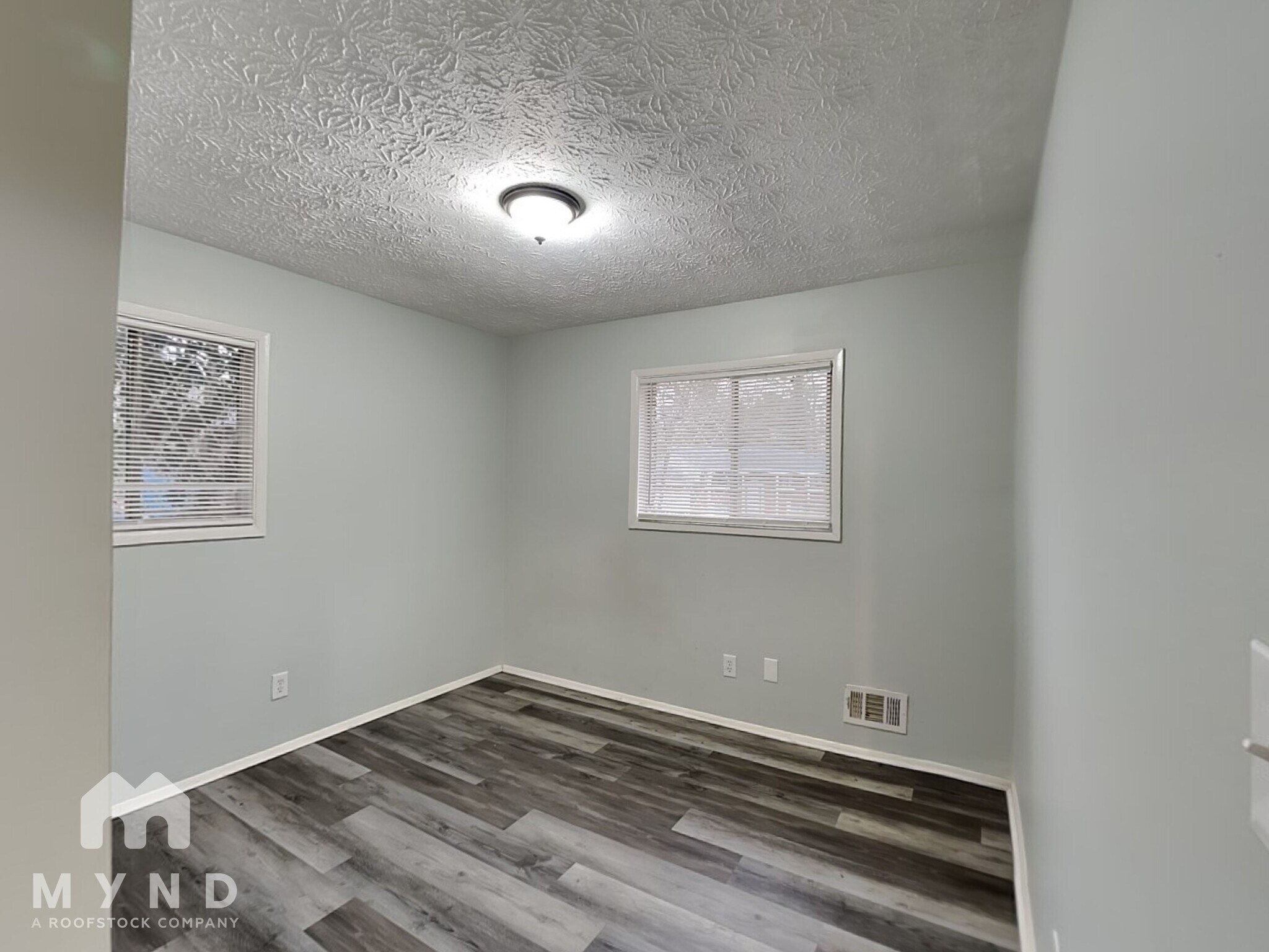 Building Photo - 5906 Pineglen Ct