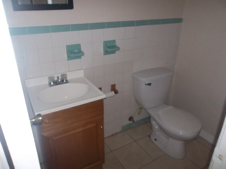 Building Photo - 1034 5th St N