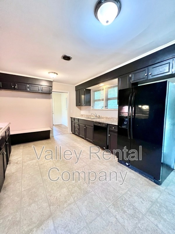 Building Photo - 124 Rocky Hill Rd