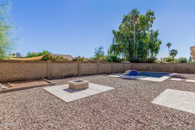 Building Photo - 1845 S Beverly