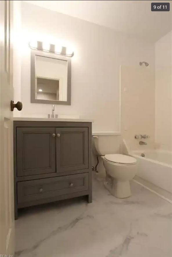 Upstairs hall bathroom - 119 Hampstead Ct