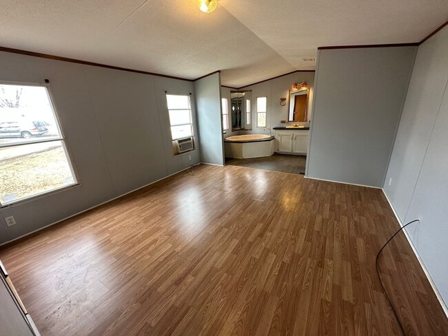 Building Photo - Spacious 3 bedroom, 2 bath singlewide in A...