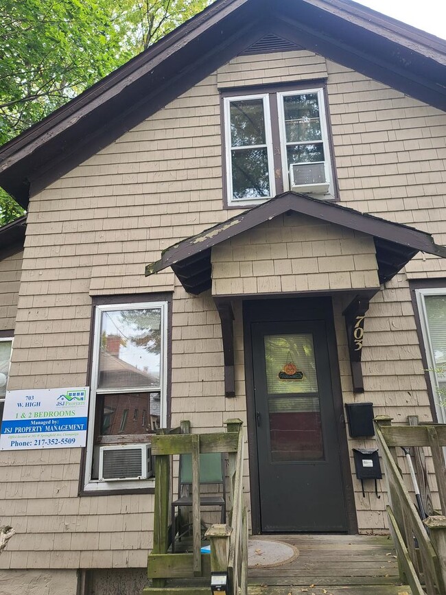 Primary Photo - 703 W High St