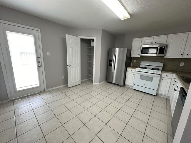Building Photo - 18215 Temple Hill Ln