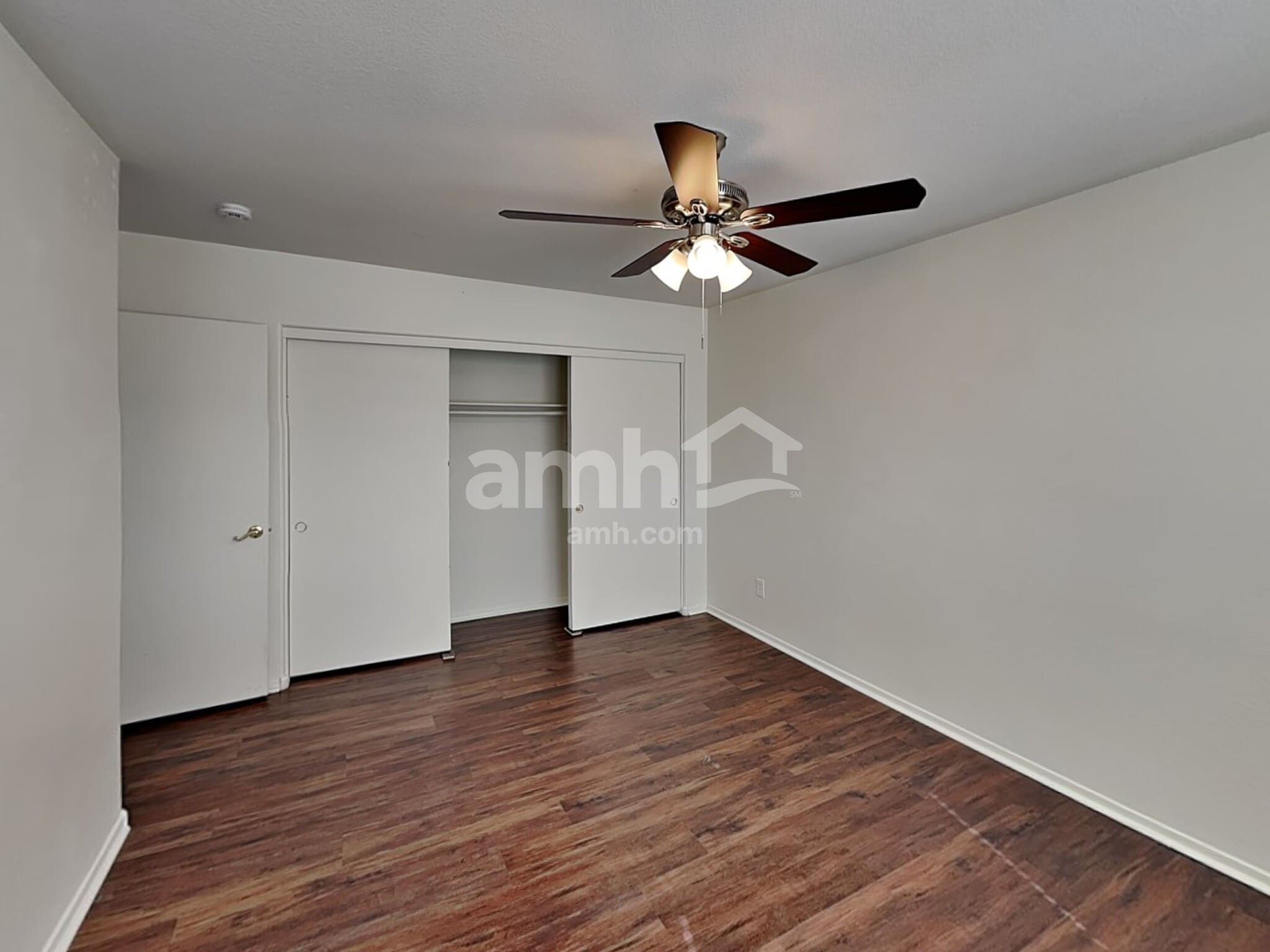 Building Photo - 10633 W Piccadilly Rd