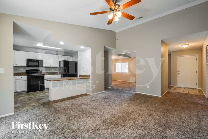 Building Photo - 5642 Westview Dr
