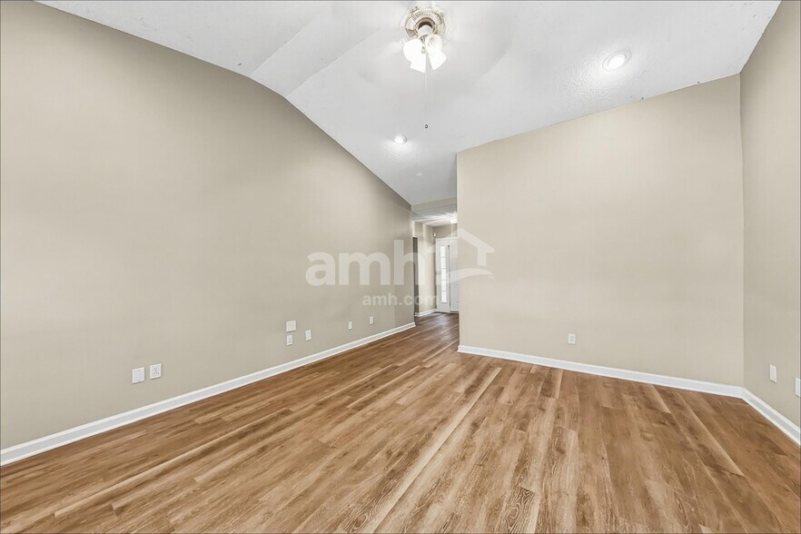 Building Photo - 325 Mill Pond Rd