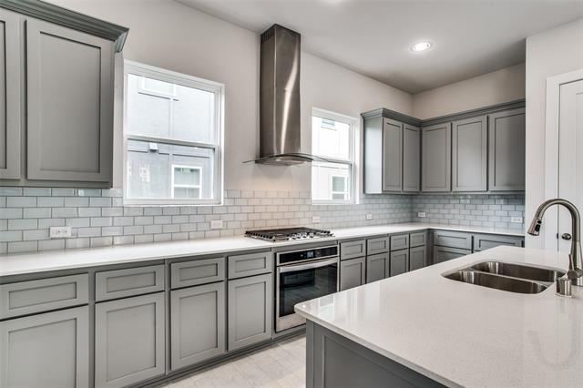 Building Photo - 2654 Carolwood Ln