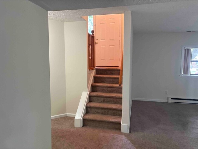 Building Photo - Beautiful Single Family Home Located Near ...
