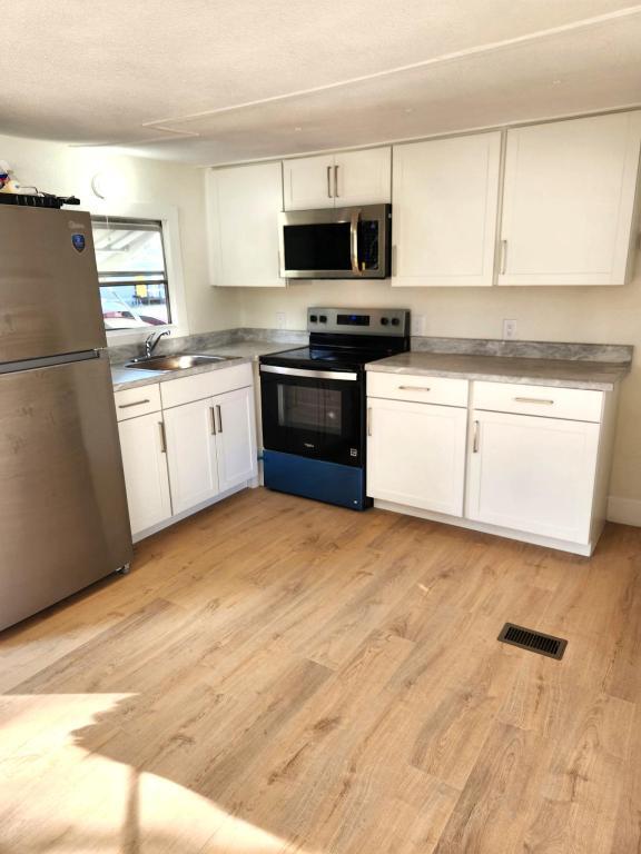 Building Photo - 1510 E 151st Ave