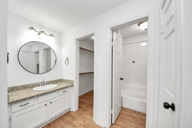 Building Photo - 12755 Mill Ridge Dr
