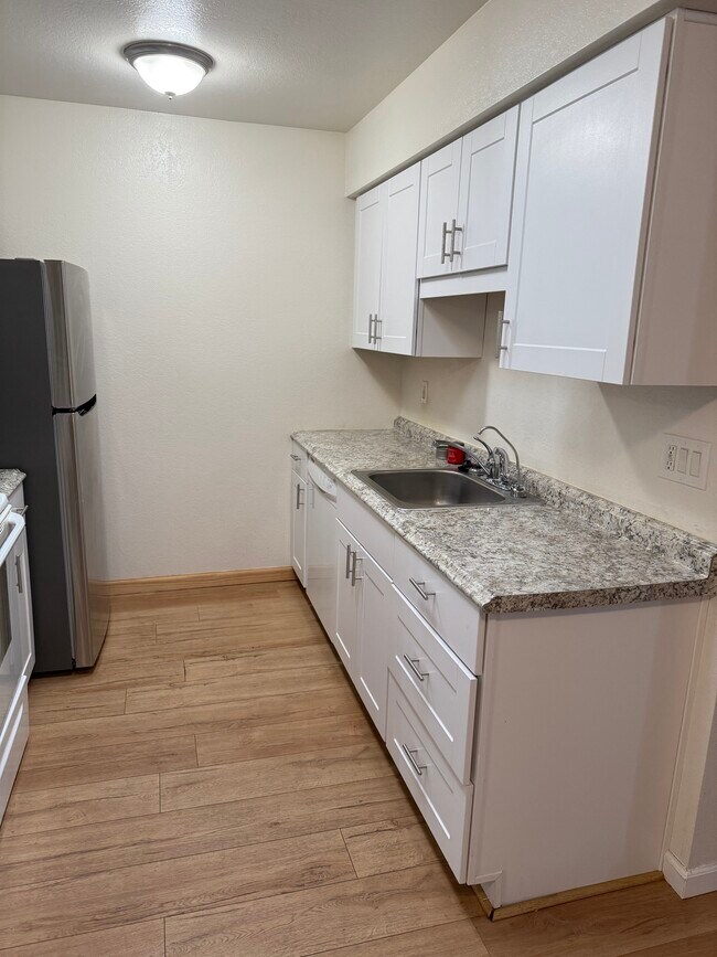 Building Photo - 3095 Shoshone Plz