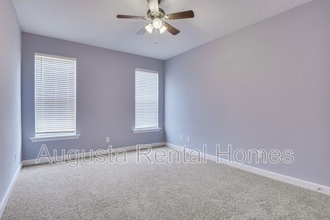 Building Photo - 180 Kenilworth Dr