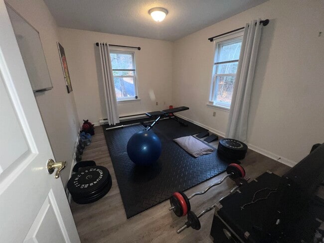 Building Photo - 33 Harbor Way