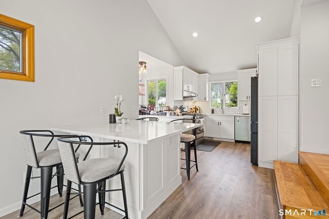Building Photo - 39 Brightwood Ln